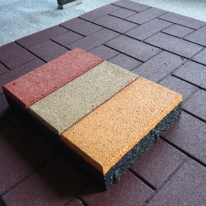 Rubber floor mat